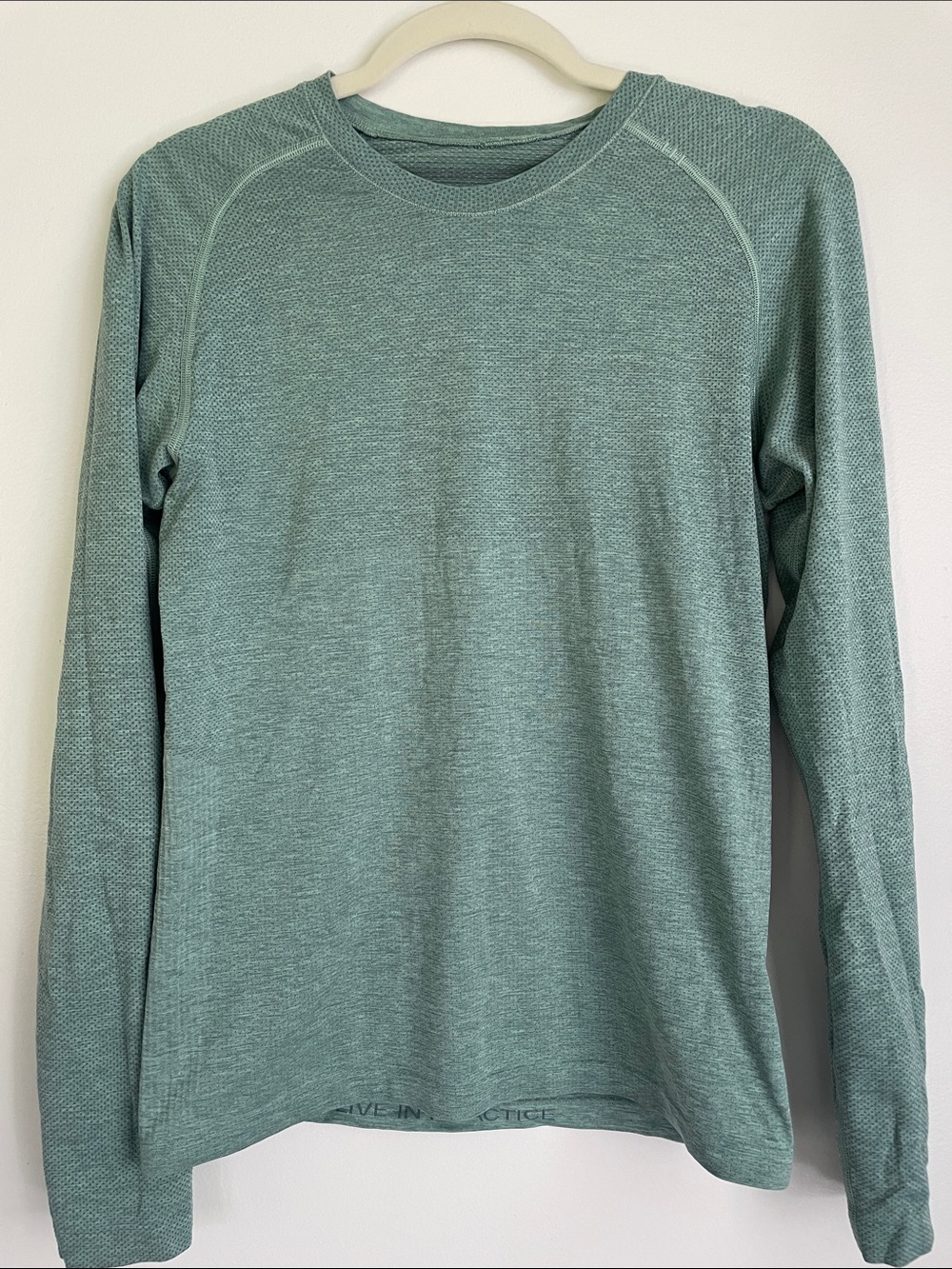 Lululemon Men's Long Sleeve Crewneck Shirt - Sage Green XS